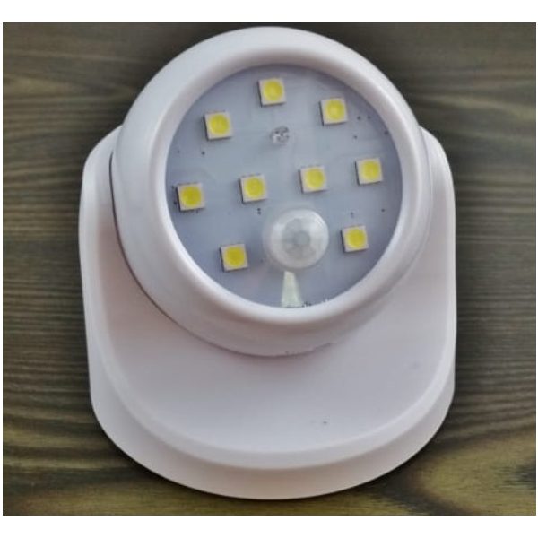 Lámpa mozgás-, és alkonyatérzékelővel