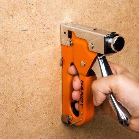   Handy Kézi tűzőgép szett kofferben - tűzőgép + 3 féle kapocs