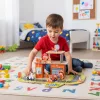 ECOTOYS fa 2 az 1-ben tűzoltóállomás garázs szett járművekkel és figurákkal, 2 szintes