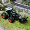 1/24 méretarányú traktor játékkészlet rakodókarral és széna bálákkal