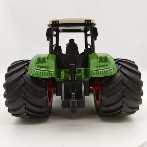 1/24 Méretarányú Vasatagkerekű Játék Traktor