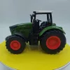 1/24 méretarányú Nagy Farm Traktor