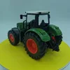 1/24 méretarányú Nagy Farm Traktor